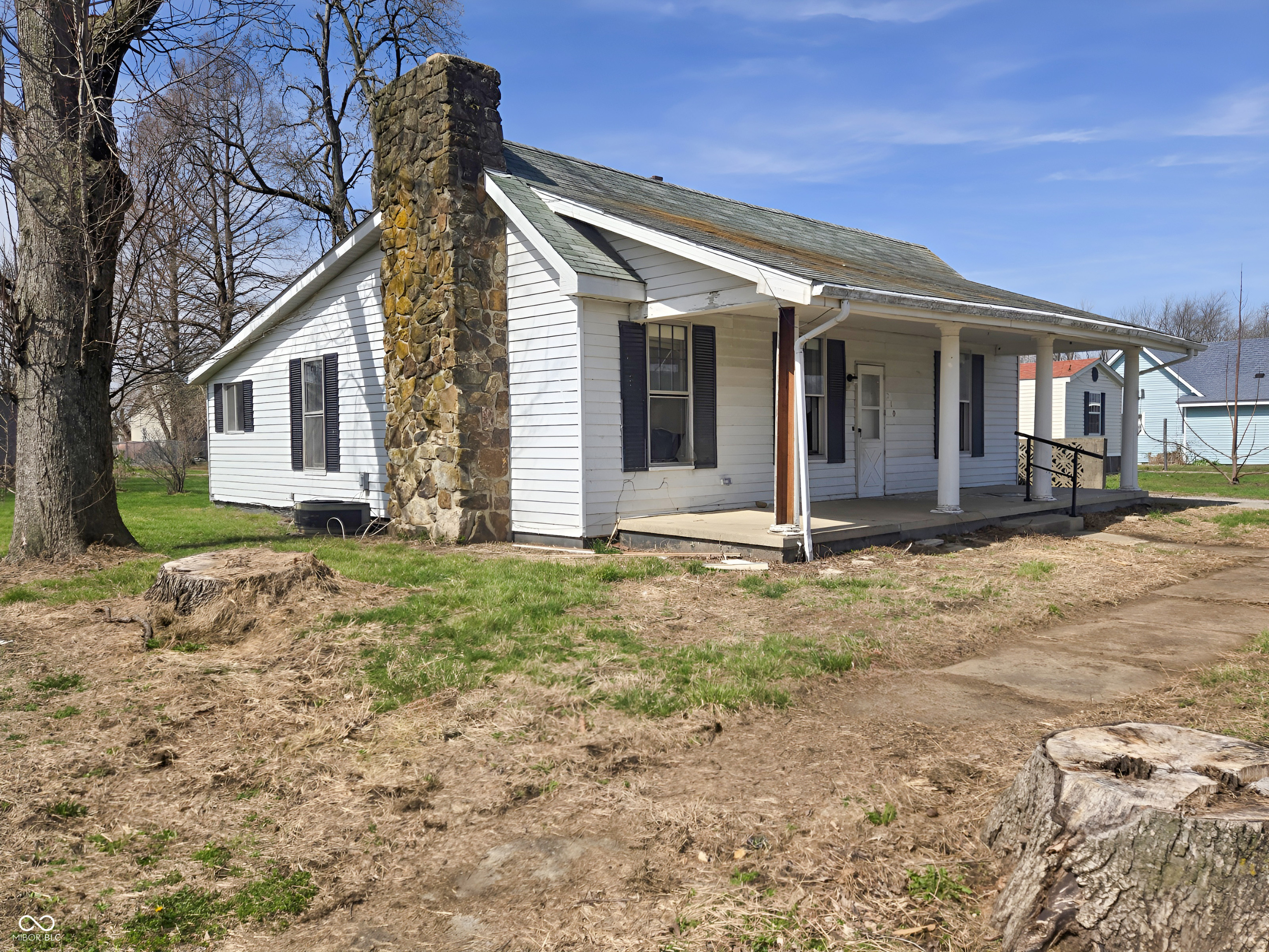 210 North Lessie Street Worthington, IN 47471 - Photo 2 of 13