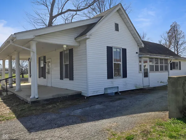 $72,000 | 210 North Lessie Street, Worthington, IN 47471
