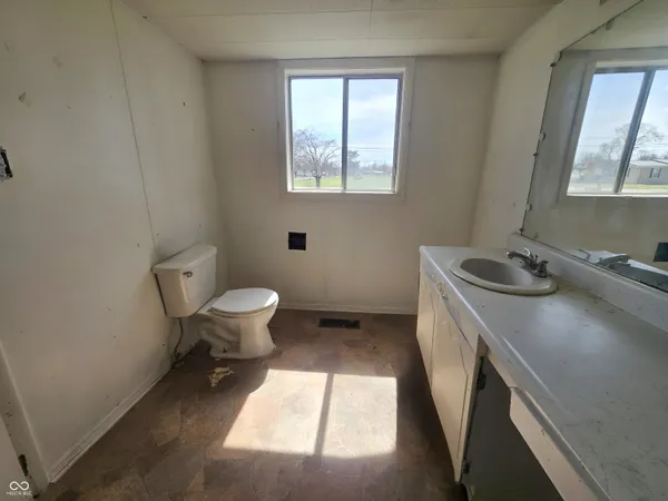 $72,000 | 210 North Lessie Street, Worthington, IN 47471