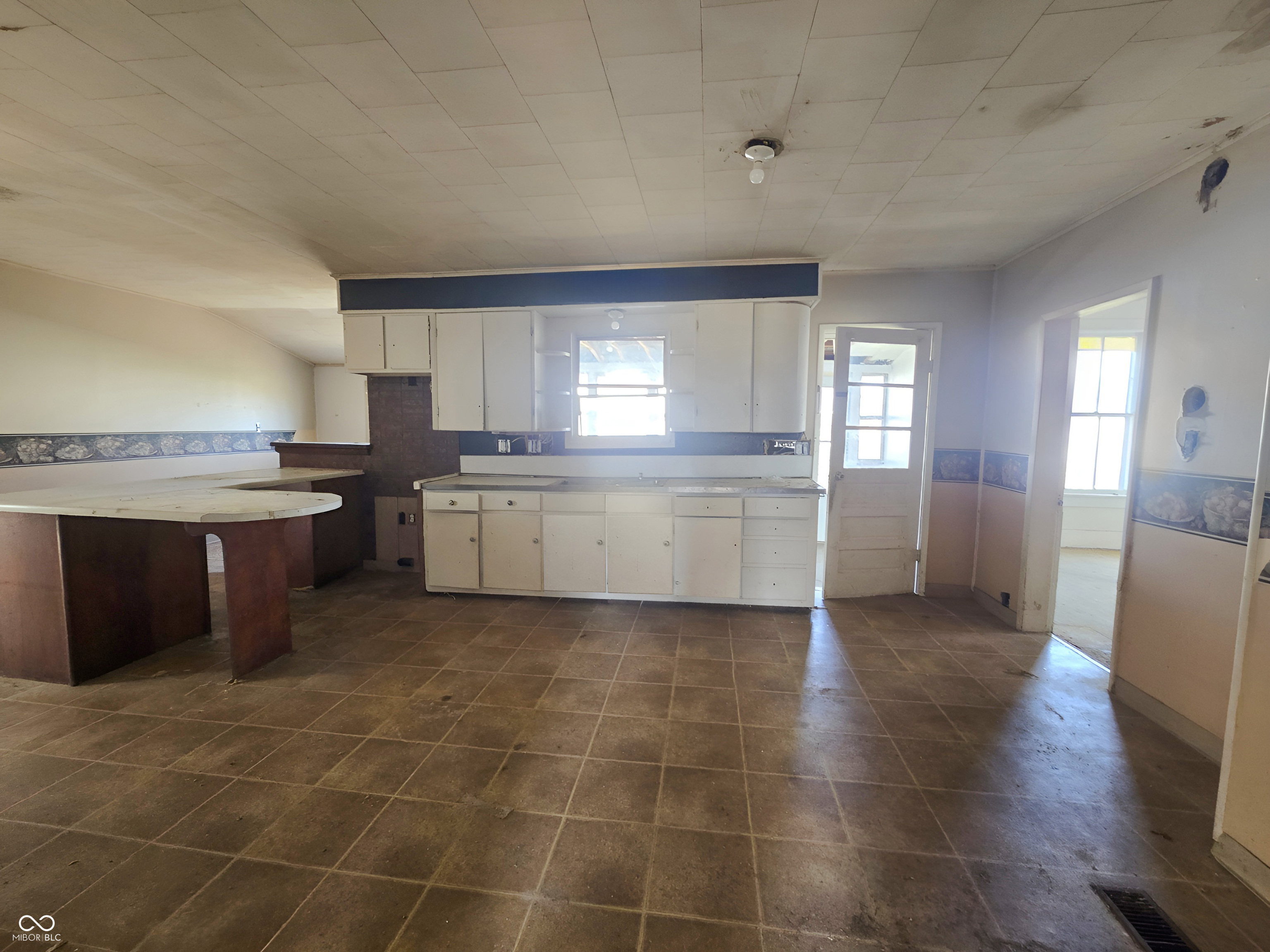 210 North Lessie Street Worthington, IN 47471 - Photo 8 of 13