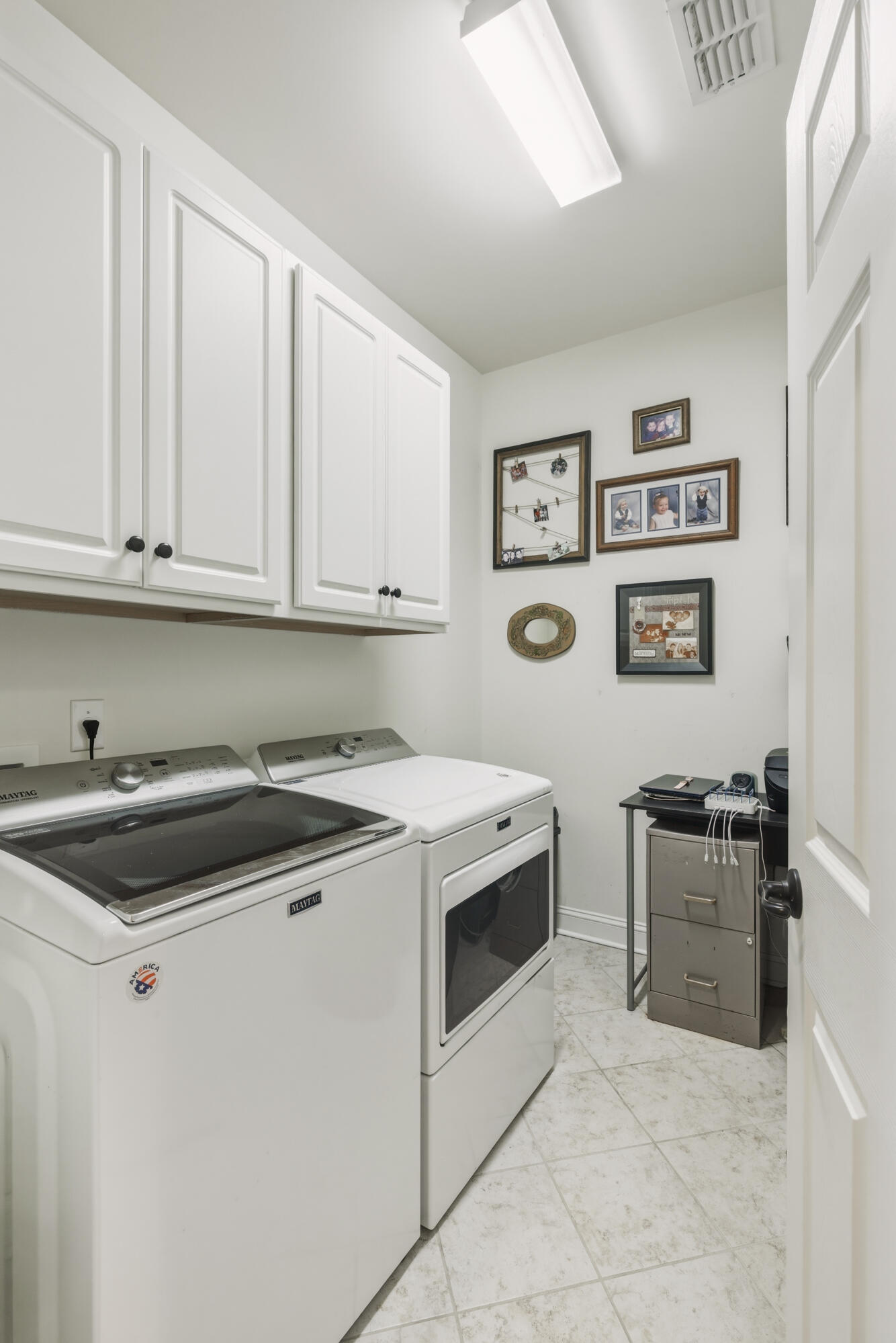 1611 Roustabout Way Charleston, SC 29414 - Photo 19 of 64 Laundry with upper cabinets