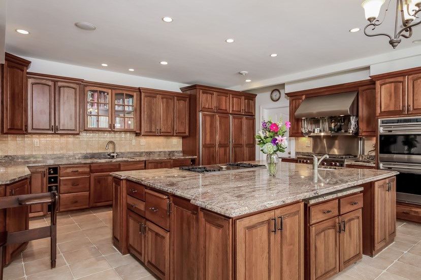 190 Shore Road Westerly, RI 02891 - Photo 9 of 40