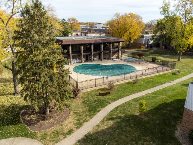 $270,000 | 7353 Blackburn Avenue, Unit K206, Downers Grove, IL 60516