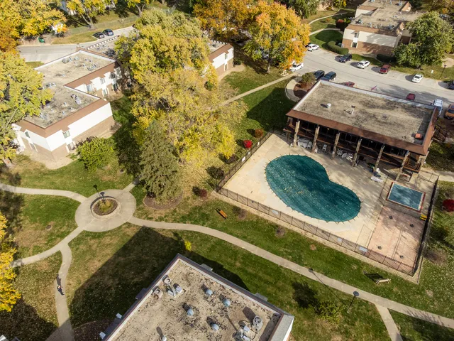 $270,000 | 7353 Blackburn Avenue, Unit K206, Downers Grove, IL 60516