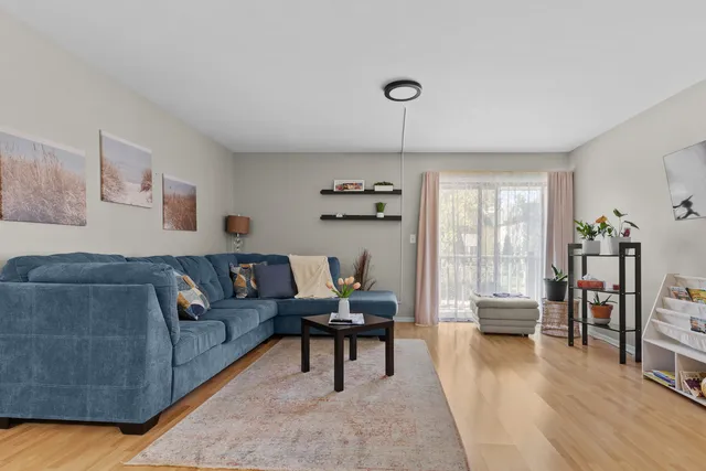 $270,000 | 7353 Blackburn Avenue, Unit K206, Downers Grove, IL 60516