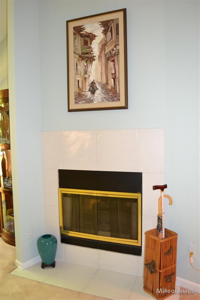 1034 Bluebird Drive Rochester, MI 48307 - Photo 5 of 26 31162293-4.JPG