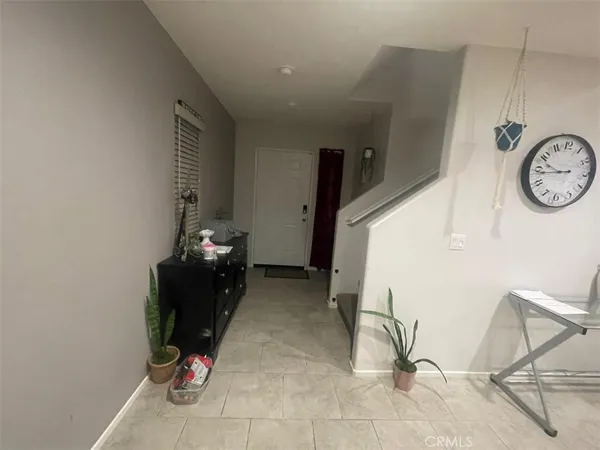 a view of entryway with furniture