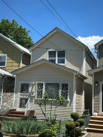 $869,900 | 89-33 96th Street | Woodhaven
