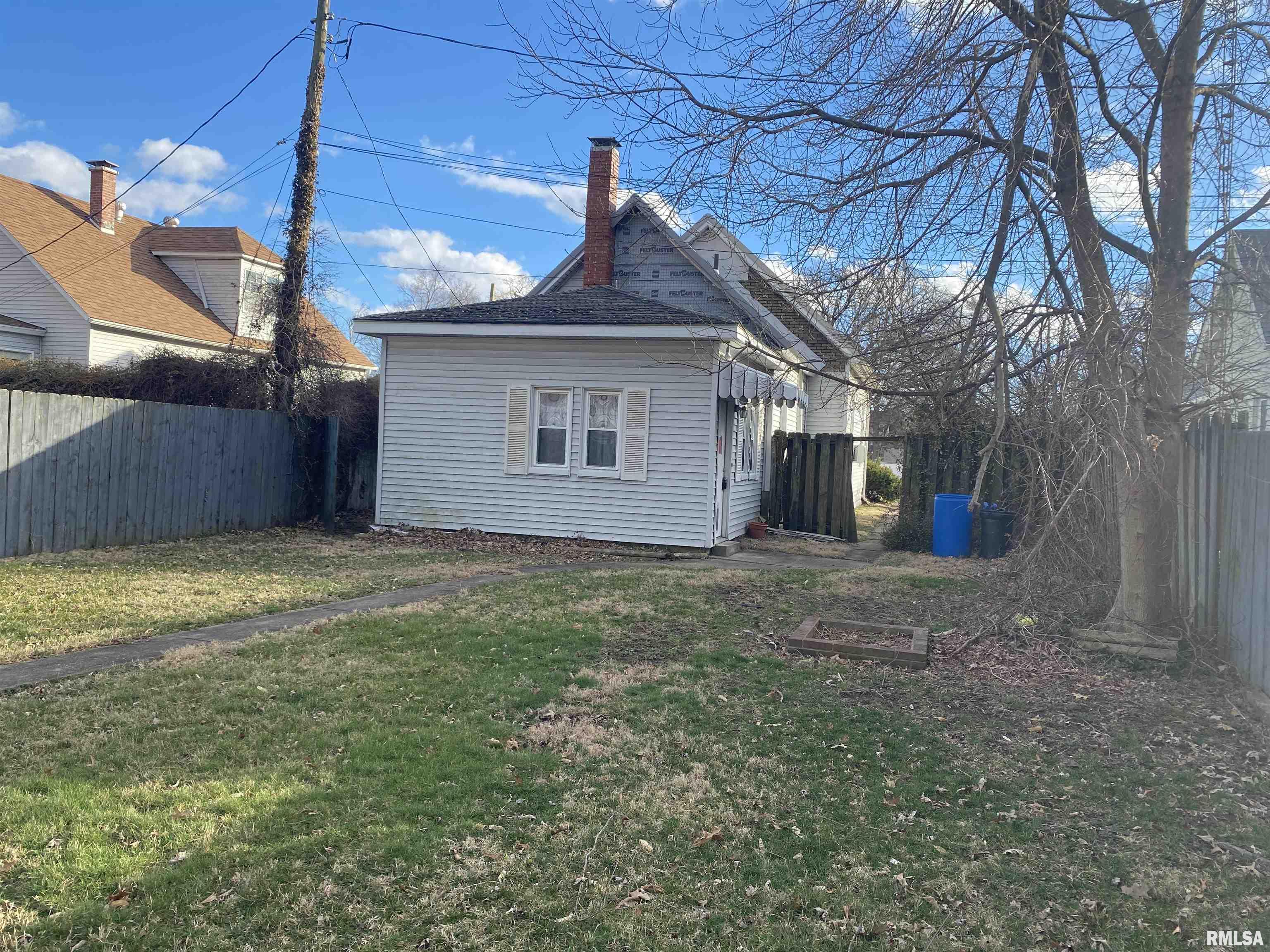 518 East Noleman Street Centralia, IL 62801 - Photo 3 of 5