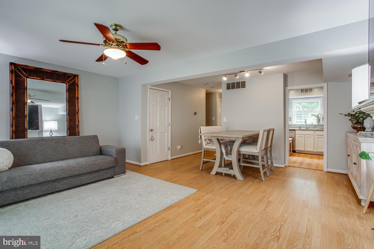 7607 Tiverton Drive Springfield, VA 22152 - Photo 8 of 25