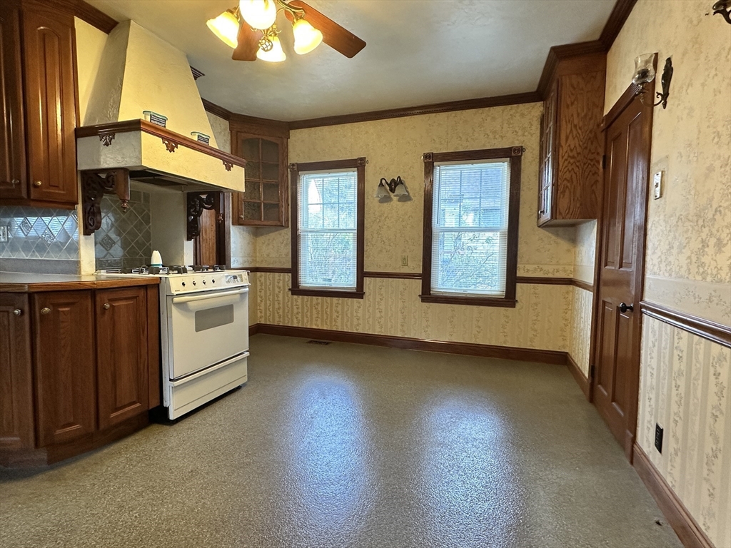 19 Mckinley Road Worcester, MA 01605 - Photo 6 of 34 Gallery Image 6