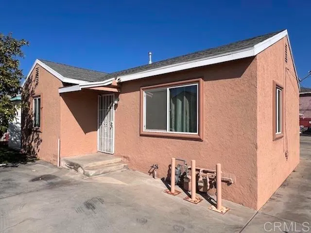 $2,595 | 129-31 Oaklawn Avenue, Unit 31, Chula Vista, CA 91910