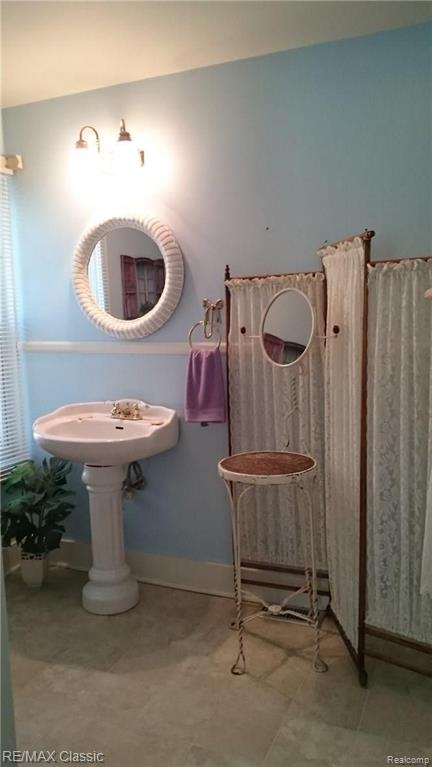 23906 Farmington Road Farmington, MI 48336 - Photo 13 of 25