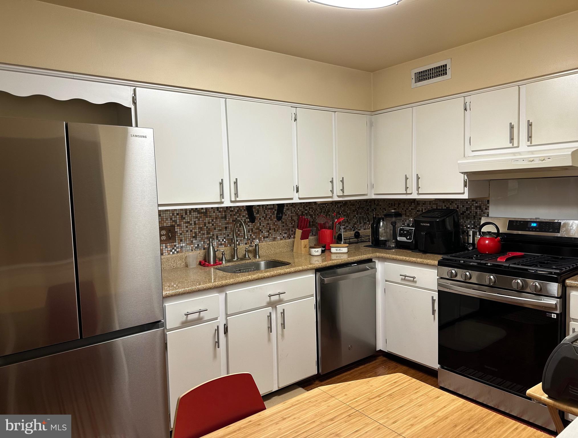 52301 Delaire Landing Road, Unit 301 Philadelphia, PA 19114 - Photo 9 of 18 Gallery Image 9