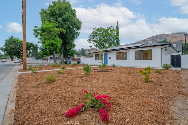 $1,399,000 | 7734 North Glenoaks Boulevard, Burbank, CA 91504