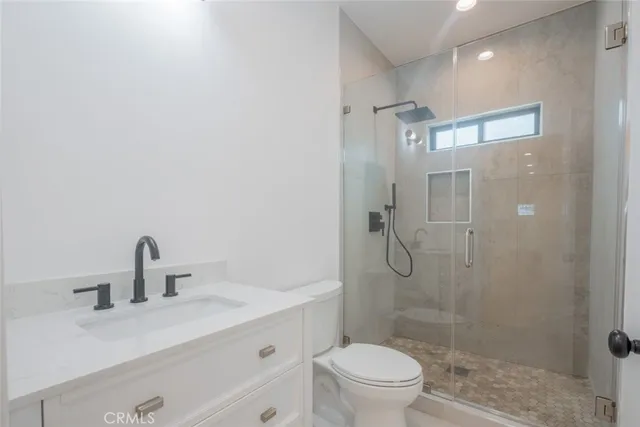 $1,399,000 | 7734 North Glenoaks Boulevard, Burbank, CA 91504