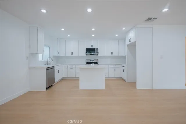 $1,399,000 | 7734 North Glenoaks Boulevard, Burbank, CA 91504