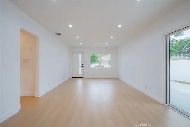 $1,399,000 | 7734 North Glenoaks Boulevard, Burbank, CA 91504