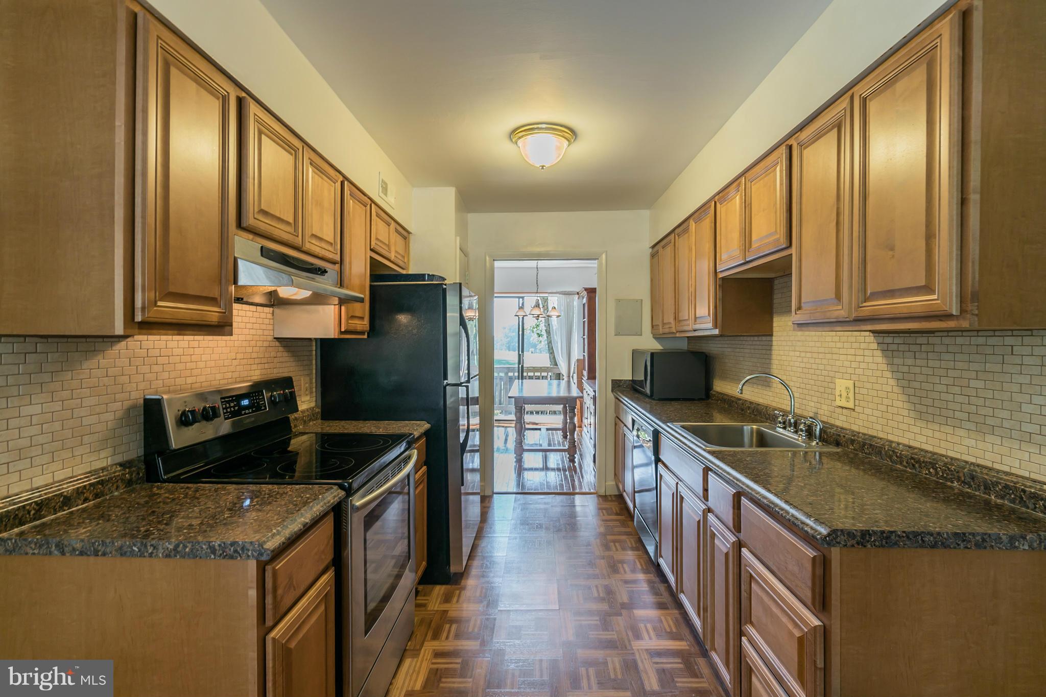 11601 Golf Course Square Reston, VA 20191 - Photo 11 of 23 Kitchen