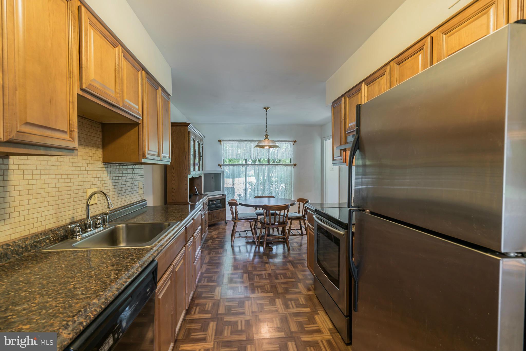 11601 Golf Course Square Reston, VA 20191 - Photo 13 of 23 Kitchen