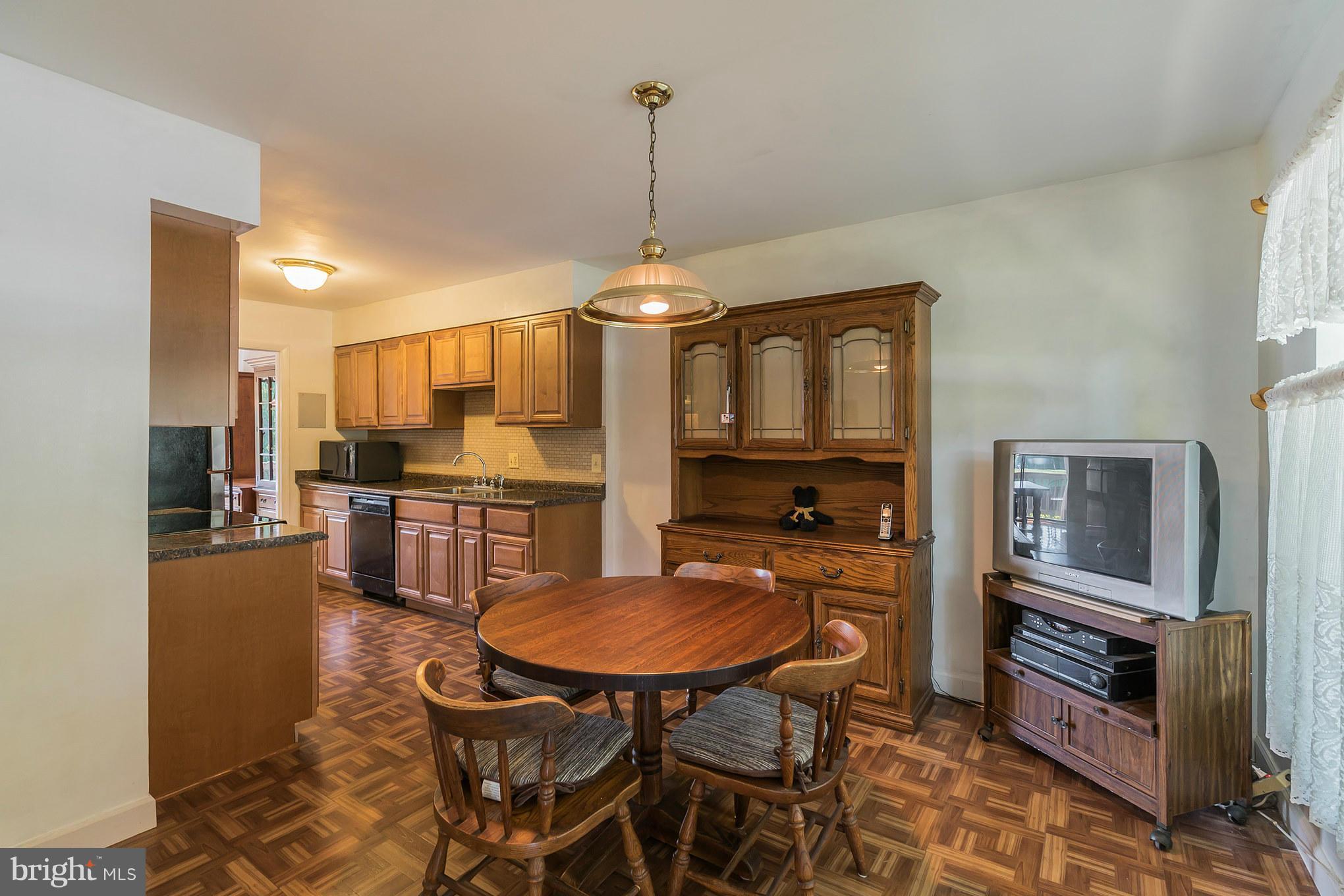 11601 Golf Course Square Reston, VA 20191 - Photo 10 of 23 Kitchen