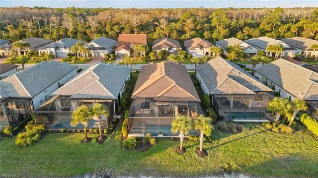 $1,150,000 | 9811 Everglades Boulevard North, Naples, FL 34120