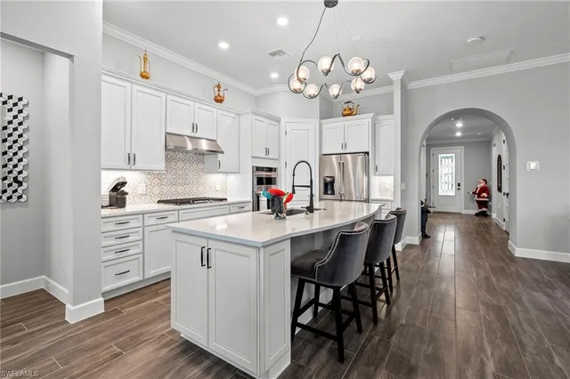 $1,150,000 | 9811 Everglades Boulevard North, Naples, FL 34120