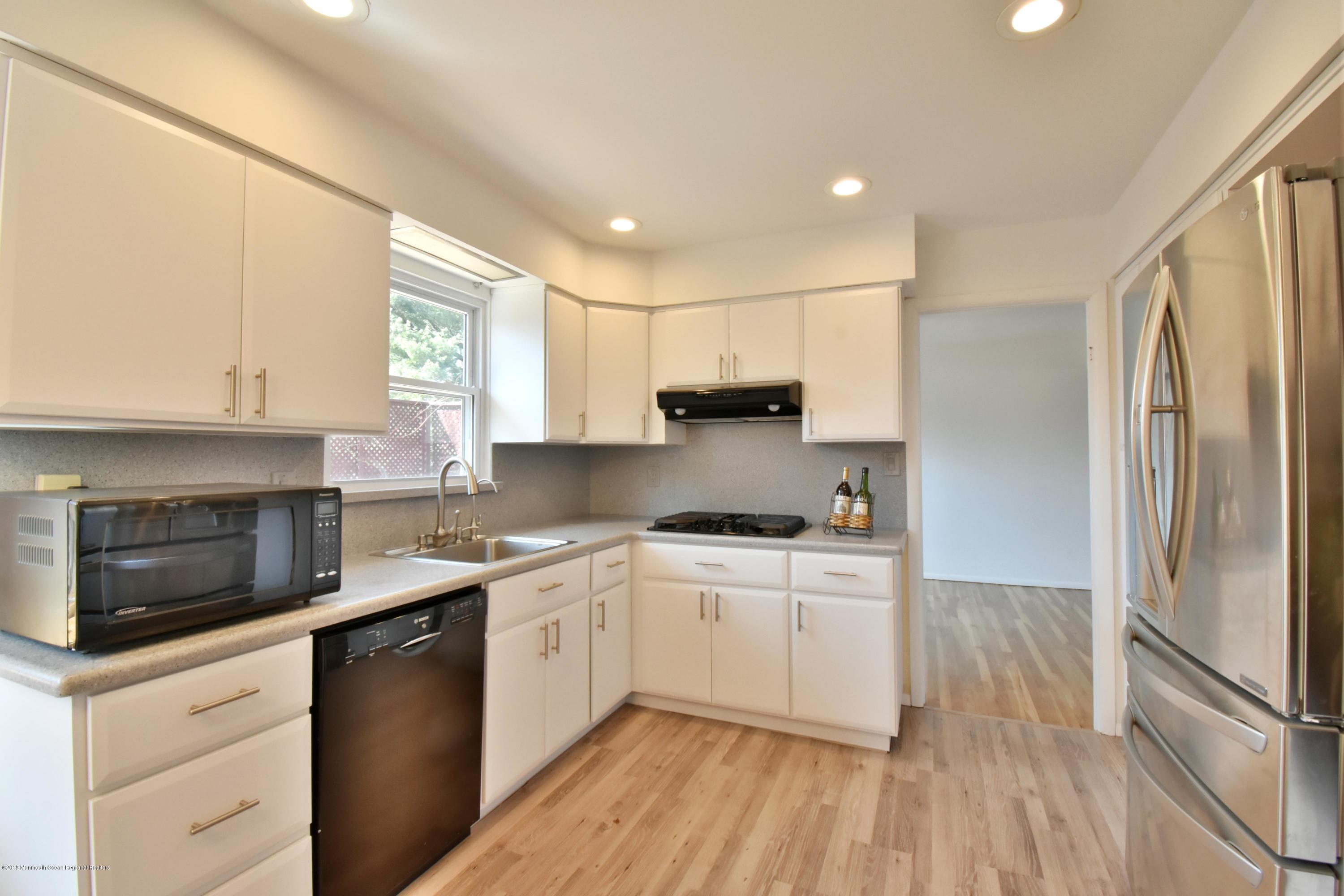 5 Harvey Road Morganville, NJ 07751 - Photo 14 of 22 Inside Kitchen