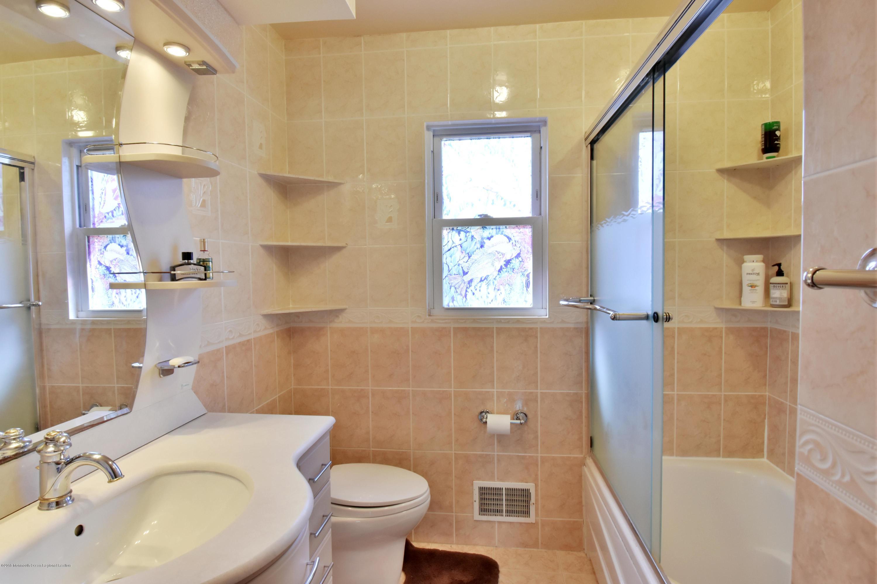 5 Harvey Road Morganville, NJ 07751 - Photo 16 of 22 Bathroom