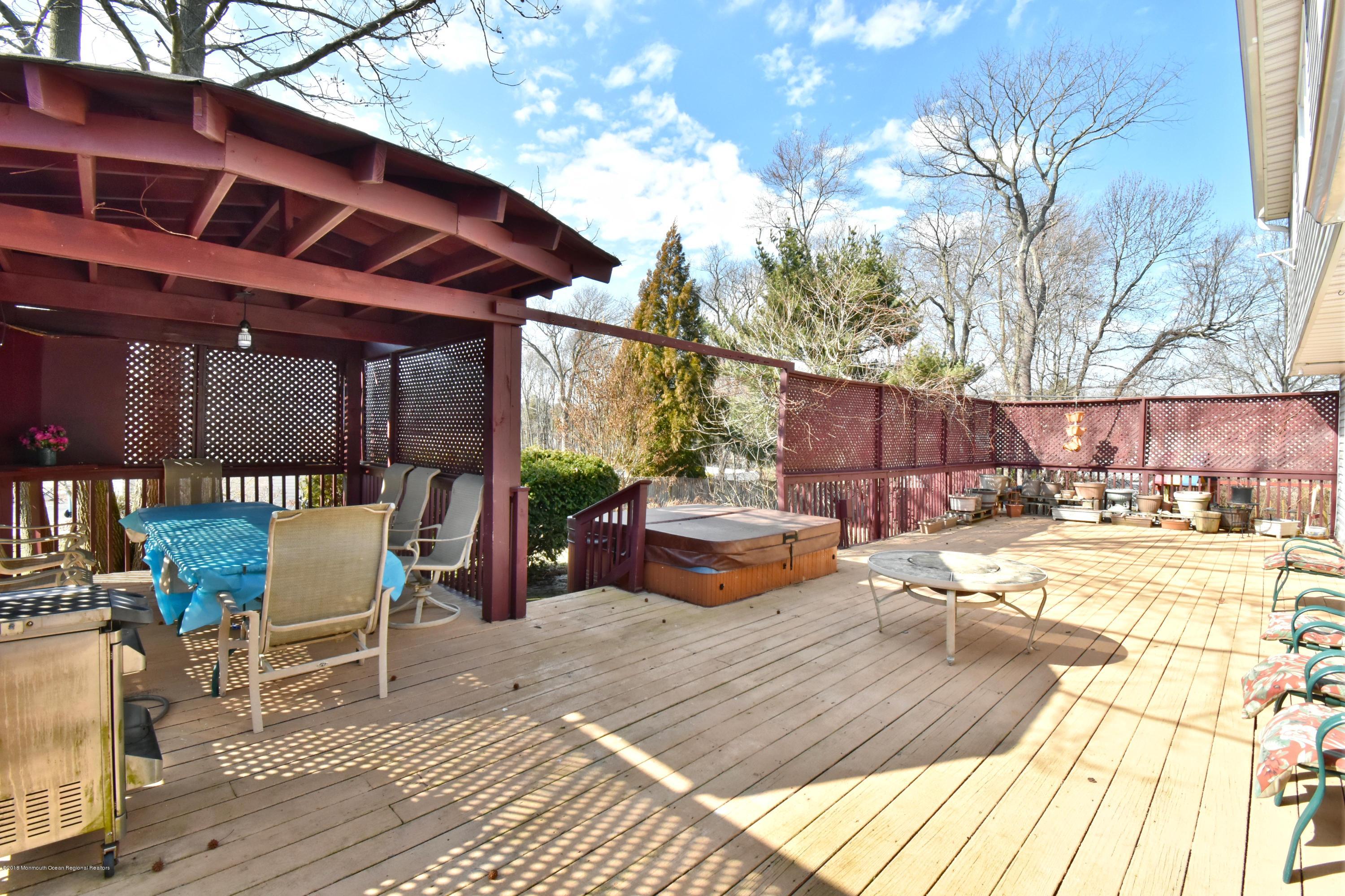 5 Harvey Road Morganville, NJ 07751 - Photo 19 of 22 Deck
