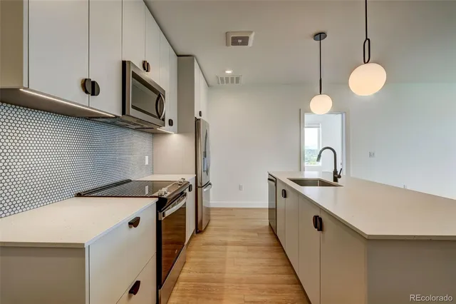 $2,804 | 1521 Hooker Street, Unit 308, Denver, CO 80204