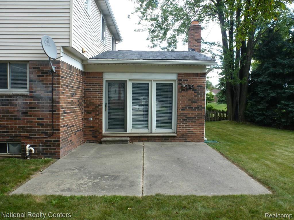 13951 Riverside Street Livonia, MI 48154 - Photo 27 of 31