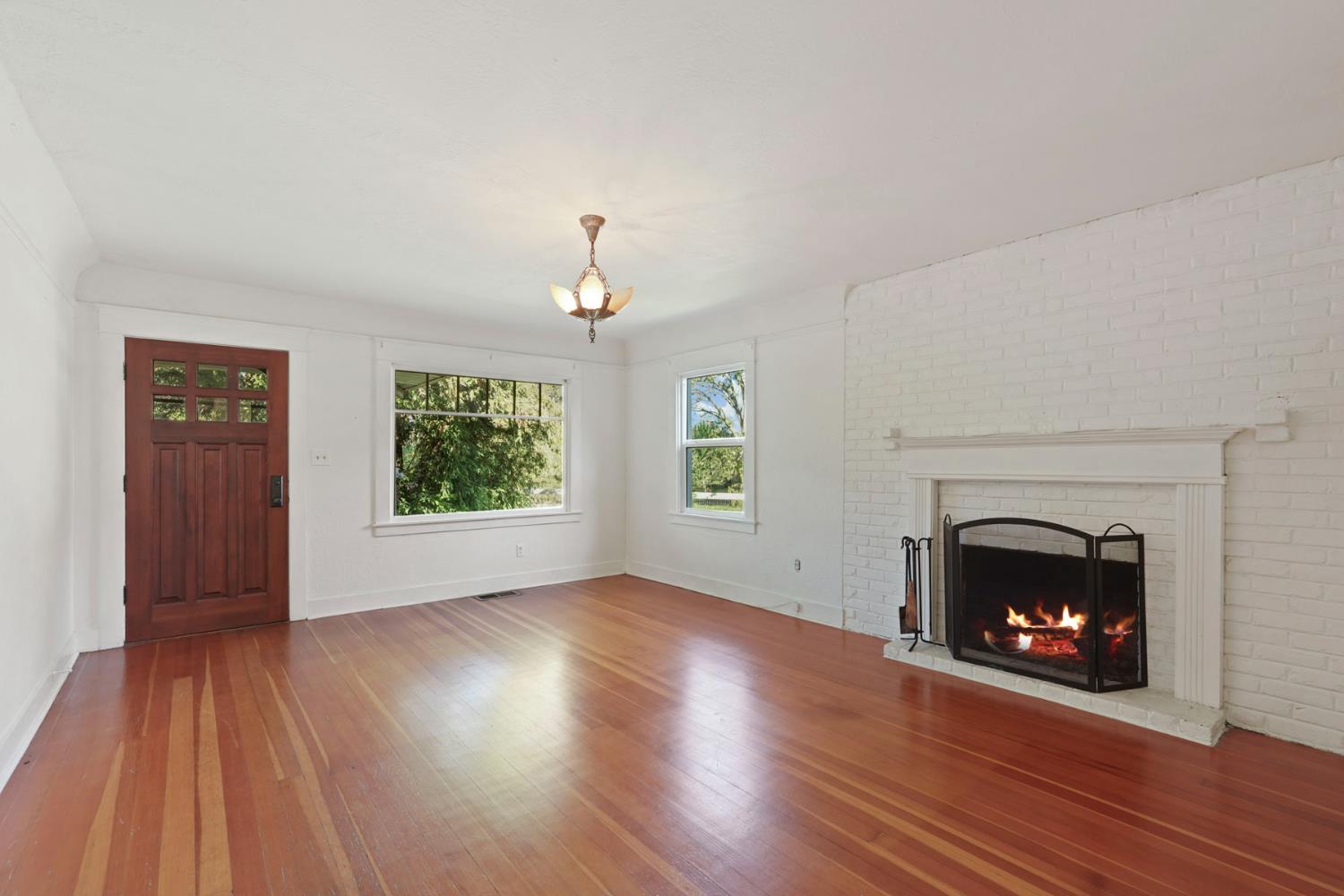 12718 Locke Road Lockeford, CA 95237 - Photo 20 of 43 FIRE IS PHOTOSHOPPED/STAGED