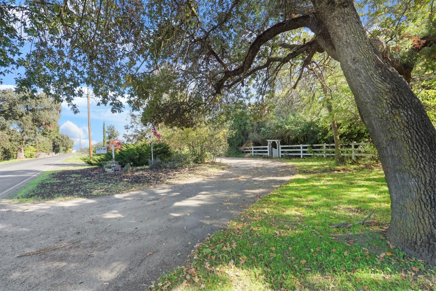 12718 Locke Road Lockeford, CA 95237 - Photo 5 of 43