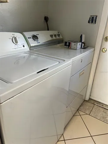 $2,000 | 309 Amherst Avenue, Unit 51, Sarasota, FL 34232