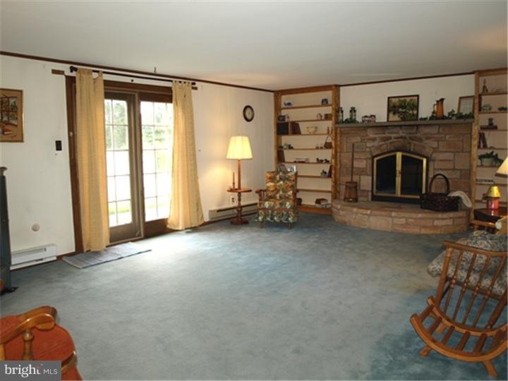 961 Callowhill Road Perkasie, PA 18944 - Photo 4 of 22