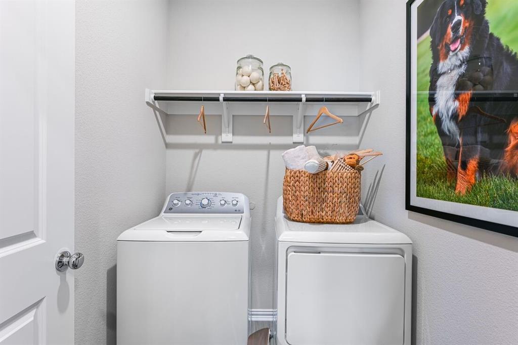2621 Glacier Road Anna, TX 75409 - Photo 23 of 38 a utility room with dryer and washer