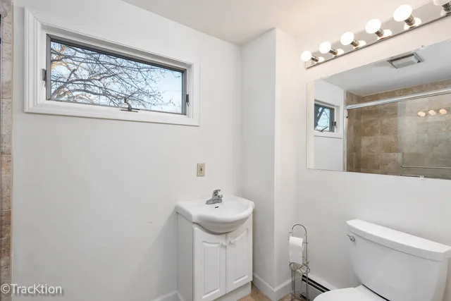 $1,850 | 141 North Garfield Street, Unit 1, Hinckley, IL 60520