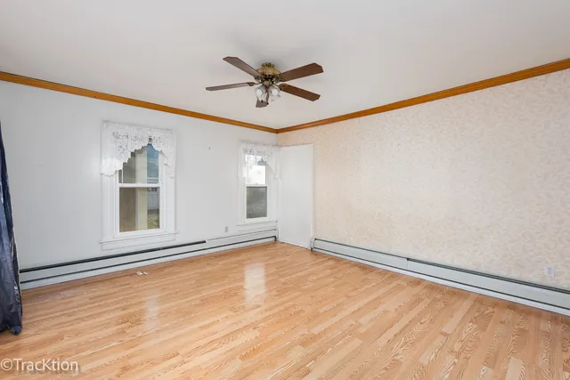 $1,850 | 141 North Garfield Street, Unit 1, Hinckley, IL 60520