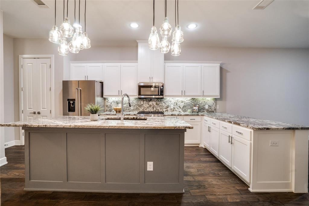 5015 Meridian Lane, Unit 2106 Addison, TX 75001 - Photo 3 of 20