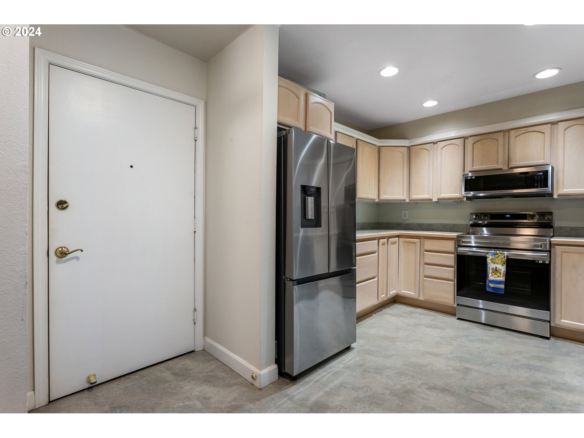 8720 Southwest Tualatin Road, Unit 122 Tualatin, OR 97062 - Photo 3 of 24 Gallery Image 3