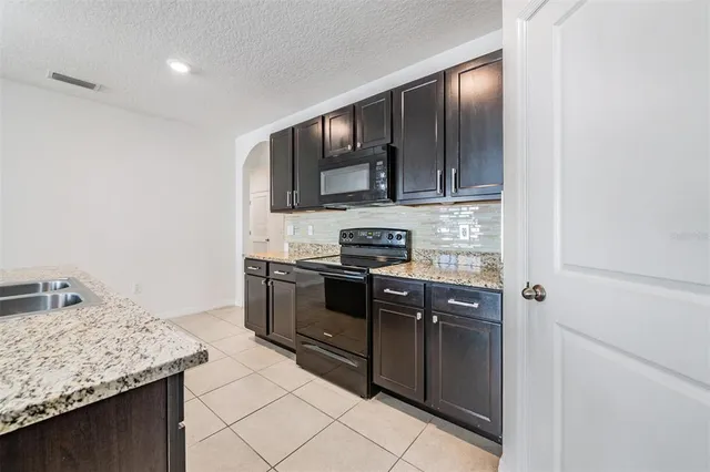 $2,400 | 10210 Golden Light Court, Riverview, FL 33578