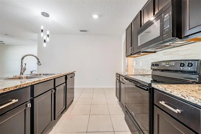 $2,400 | 10210 Golden Light Court, Riverview, FL 33578