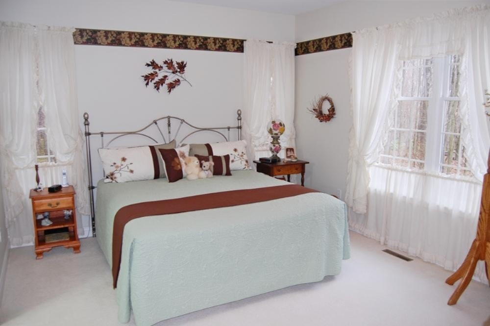 6 Master Bedroom