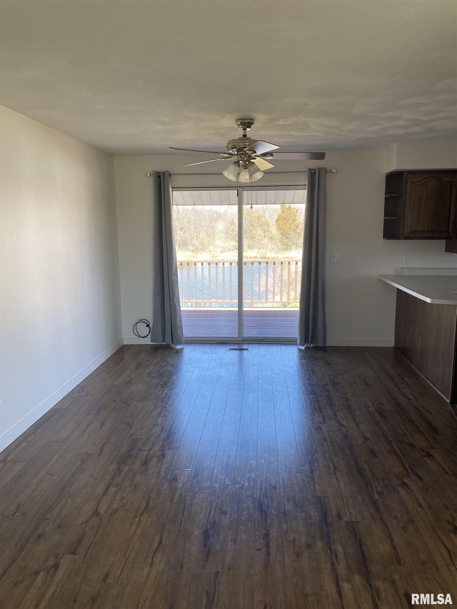 924 Banta Road Lowpoint, IL 61545 - Photo 4 of 30
