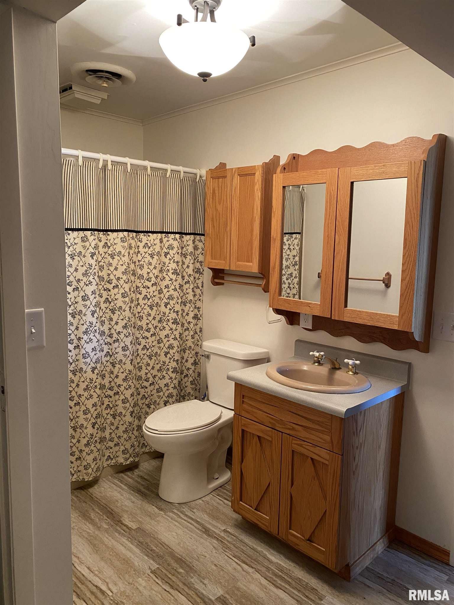 924 Banta Road Lowpoint, IL 61545 - Photo 8 of 30