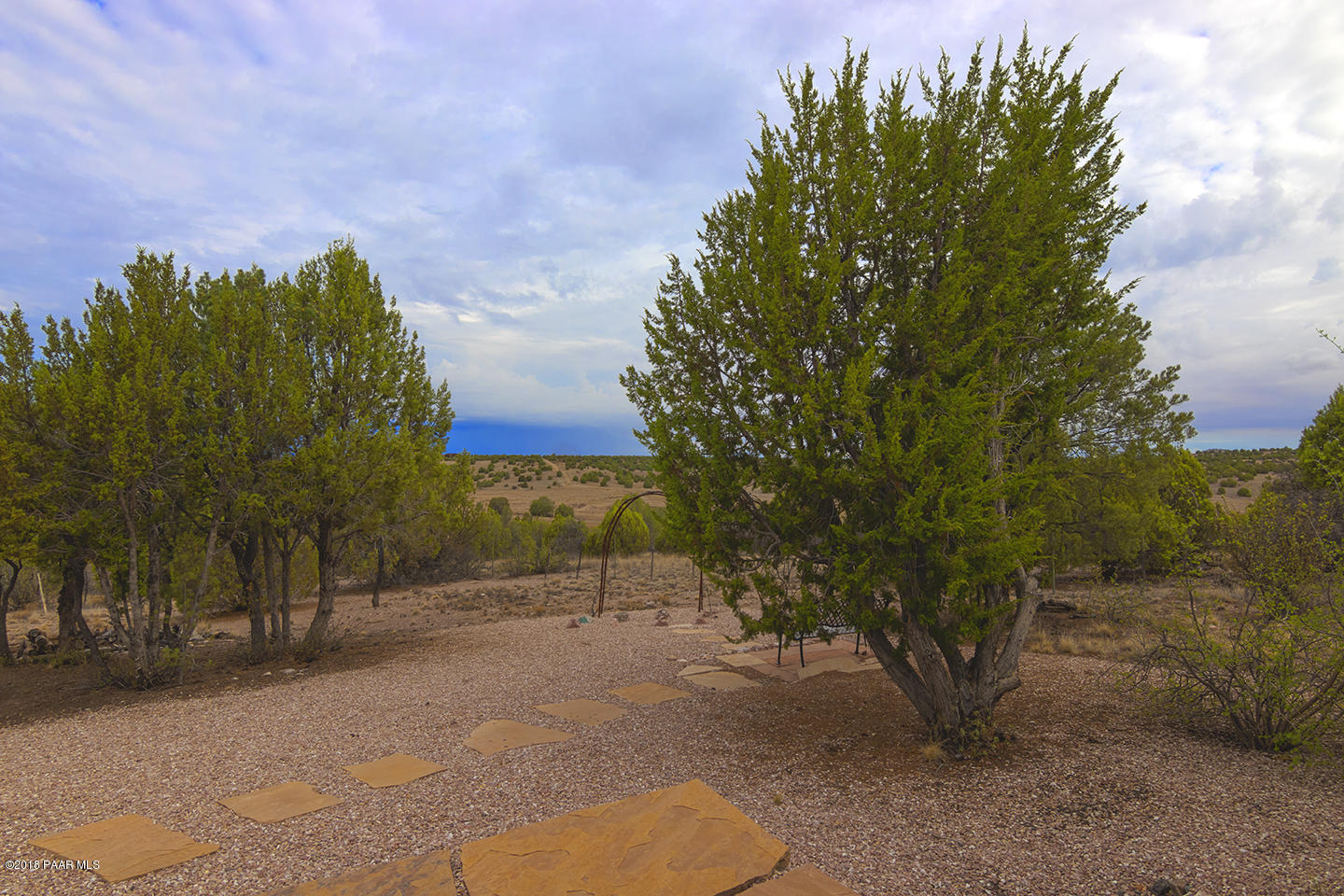 7600 Dillon Wash Road Prescott, AZ 86305 - Photo 29 of 35 a backyard of a house with lots of green space