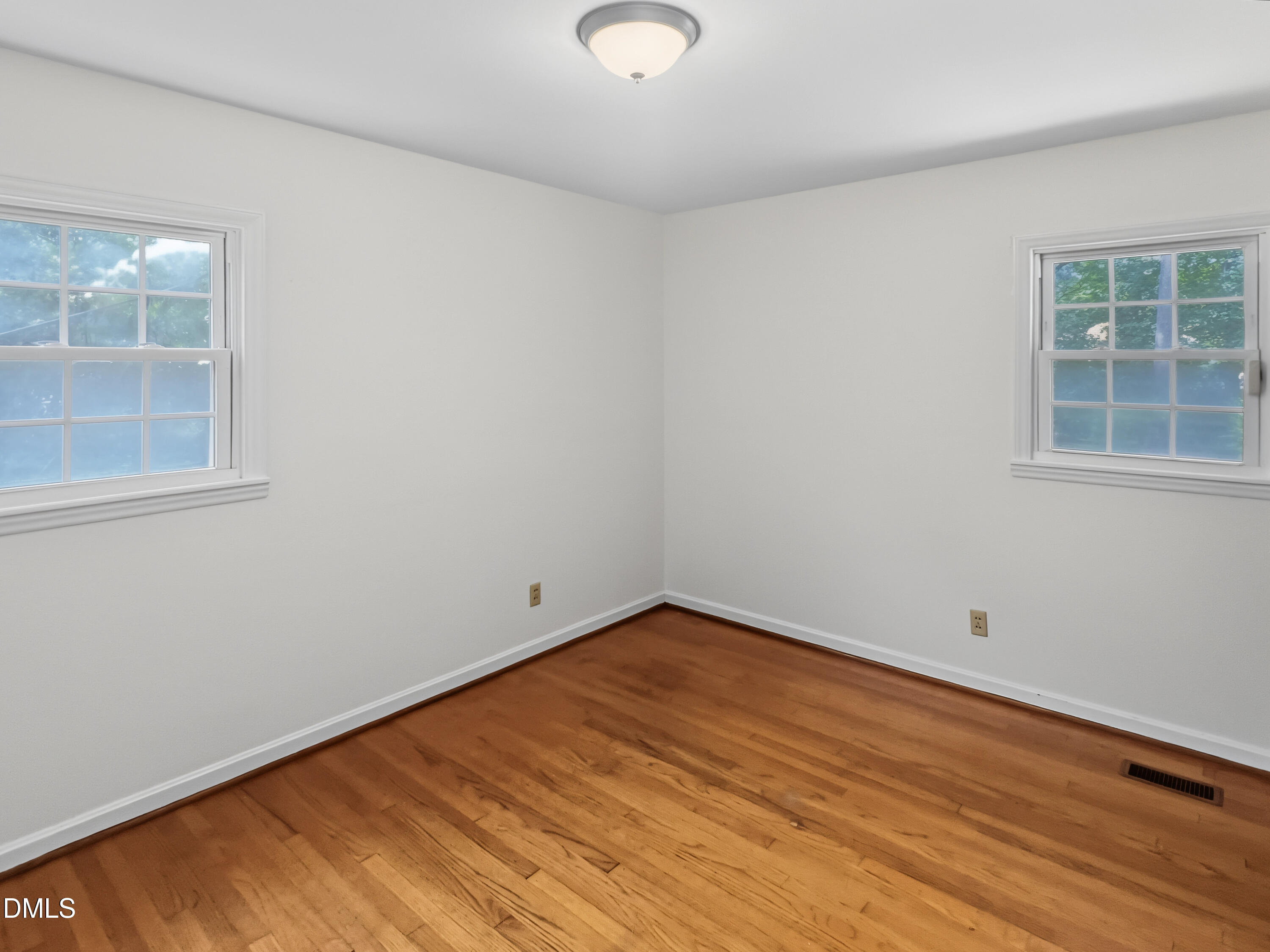 6909 Justice Drive Raleigh, NC 27615 - Photo 9 of 23 IMG_5034