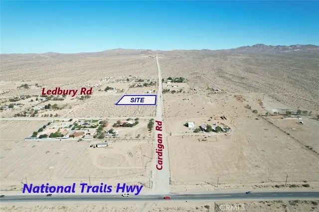 a black and white photo of a floor