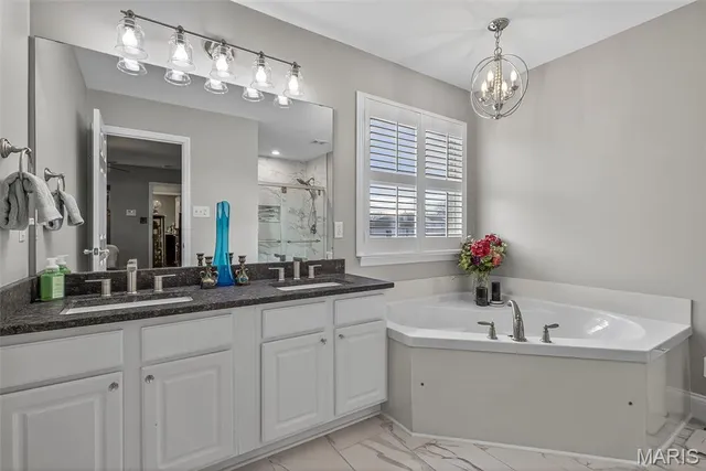 $395,000 | 6 Kelso Drive, St. Charles, MO 63301